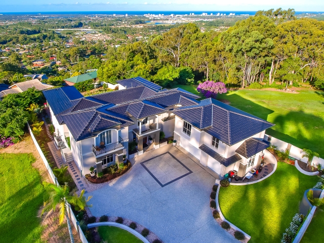 Sunshine coast luxury house, Brisbane home, architect designed, modern house, award winning, Buderim, Minka joinery, Tim Christopher,